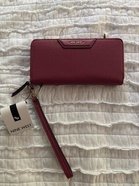 Nine West Burgundy Pebbled Wristlet Wallet with Detachable Strap